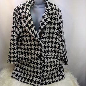 NEW Laura Lane Hounds Tooth Coat
